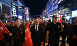 Erzurum'da 107. yıllık coşku fener alayı ile renklendi