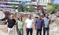 Eski belediye binasının yerine yeni kent meydanı geliyor
