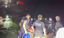 Fırat Nehri'nde su seviyesinin yükselmesi ile mahsur kalan 26 kişi kurtarıldı