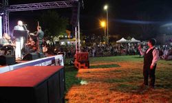 'Geleneksel Kozan Belediyesi Yaz Konserleri' başladı: Konserin en büyük alkışı özel bireye
