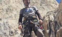 Hakkari'de kaybolan dağcının cansız bedenine ulaşıldı