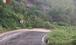 Heyelan nedeniyle ulaşıma kapanan Cide-Doğanyurt yolu ulaşıma açıldı