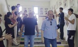 İzmir'de 34 yıllık öğretmene duygusal veda