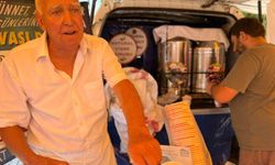İzmirliler kavurucu sıcakta kar helvası ile serinledi
