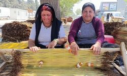 Kahramanmaraş'ın asırlık tarhana geleneğini yaşatan doğal çiğ ustaları naylon ürünlere karşı direniyor