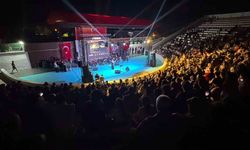 Kilis'te Millet Bahçesi'nde açık hava konserine yoğun ilgi