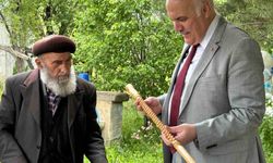 Kızılcahamam Belediye Başkanı Acar, 93 yaşındaki baston ustasını ziyaret etti