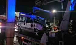 Küçükçekmece'de makas atan sürücü kazaya sebep oldu: 2 yaralı