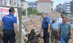 Kütahya'da tahliye gerginliği, 84 yaşındaki kadın ve oğlu ekiplere direndi