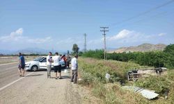 Otomobilin çarptığı araç bahçeye devrildi: 4 yaralı