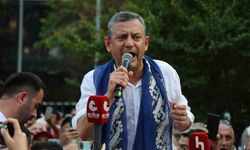Özgür Özel'den yeni parti sinyali: 'Sizi hiç üzmeden yeni bir yol açacağız'