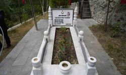 Şehit öğretmen Necmettin Yılmaz şehadetinin 9. yılında kabri başında anıldı