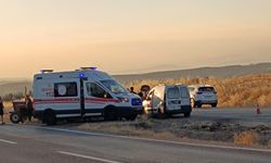 Siirt'te otomobil ile traktör çarpıştı: 2 yaralı