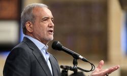 Pezeşkiyan: "Bugüne kadar ayakta kaldıysak, bu İran halkı sayesinde oldu"