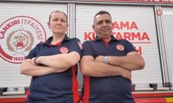 Biri telsizde, biri sahada: İtfaiyeci çift hayat kurtarmak için birlikte görev yapıyor