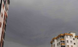 Adana'da ceviz büyüklüğünde dolu yağışı