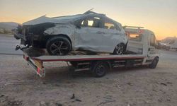 Ankara'da kontrolünü kaybeden otomobil yoldan çıktı: 1 ölü, 1 yaralı