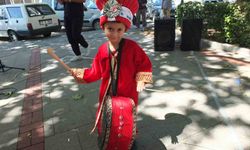 Balıkesir'de minik mehteran ilgi odağı oldu