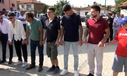 Çorum'da düğüne İtalyan damgası: İki İtalyan halay çekip çiftetelli oynadılar