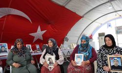 Diyarbakır anneleri PKK ve uzantısı YPG-SDG'nin feshini değerlendirdi