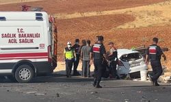 Gaziantep'te iki araç kafa kafaya çarpıştı: 2 ölü, 4 yaralı