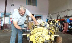 Isparta'da 10 yaşında şantiyelerdeki iş makinelerinin yanında başladığı mesleğini yarım asırdır sürdürüyor