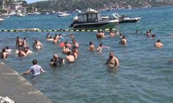 İstanbul'da sıcak hava dalgası bunalttı: Vatandaş kendini Boğaz'ın serin sularına bıraktı