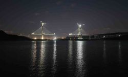 Kanal İstanbul'un ilk köprüsü geceyi aydınlatıyor