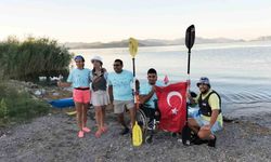 Köyceğiz Gölü'nde 30 Ağustos ve Dünya Barış Günü'nde 'İki Devlet Bir Can' mesajı