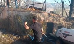Malatya'da korkutan yangın: 2 ahır ile bir evin çatısı yandı