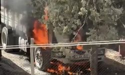Mardin'de park halindeki kamyon yandı