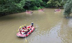 Melen Çayı'nda gençlerin rafting mesaisi