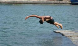 Mersin'de sıcak hava ve nem bunalttı