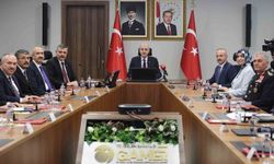 'Milli Dayanışma ve Toplumsal Bütünleşmenin Güçlendirilmesi' konulu güvenlik toplantısı başladı