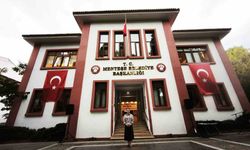 Muğla'nın 100 yıllık tarihi belediye binası vakıflara geçiyor