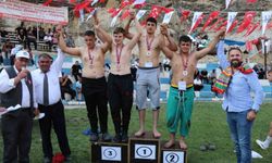 Pehlivanlı'da pehlivanlar kıyasıya güreşti