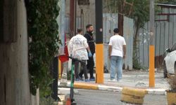 Polise bıçakla saldıran şüpheli ayağından vurularak yakalandı: Üzerinden uyuşturucu çıktı