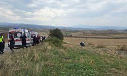Samsun'da otomobil şarampole devrildi: 1'i bebek 3 yaralı
