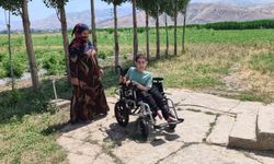 Spina Bifida hastalığı bulunan Yusuf'a akülü sandalye desteği