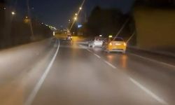Taksiciler aracı kıskaca aldı, tehlikeli anlar kamerada