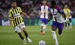 UEFA Şampiyonlar Ligi: Lyon: 0 - Fenerbahçe: 2 (İlk yarı)