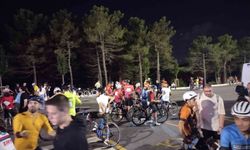 Ümraniye'de gece bisiklet yarışı etkinliği ilk kez gerçekleştirildi