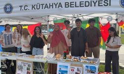 Yabancı öğrenciler yemekler üzerinden ülkelerini anlattı
