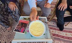Yanık kokusu ve sert kıvamıyla Tavas yoğurdu damaklarda iz bırakıyor