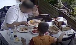 Hesap Ödememek İçin Yemeğine Kıl Attı! Güvenlik Kamerası Gerçeği Ortaya Çıkardı