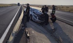 Mardin'de Kontrolden Çıkan Otomobil Su Kanalına Girdi: 1 Yaralı