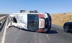 Mardin’de öğrenci minibüsü devrildi: 14 yaralı