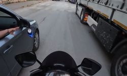 Araçtan atılan çöpü içeriye böyle geri attı