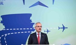 Bakan Uraloğlu: 'Canlı uçuş takip sistemimiz sayesinde Türkiye hava sahasındaki iç hat, dış hat ve transit uçuşlar da harita üzerinden anlık olarak izlenebiliyor'