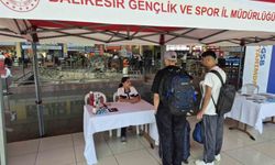 Balıkesir'de üniversite öğrencileri terminalde karşılandı